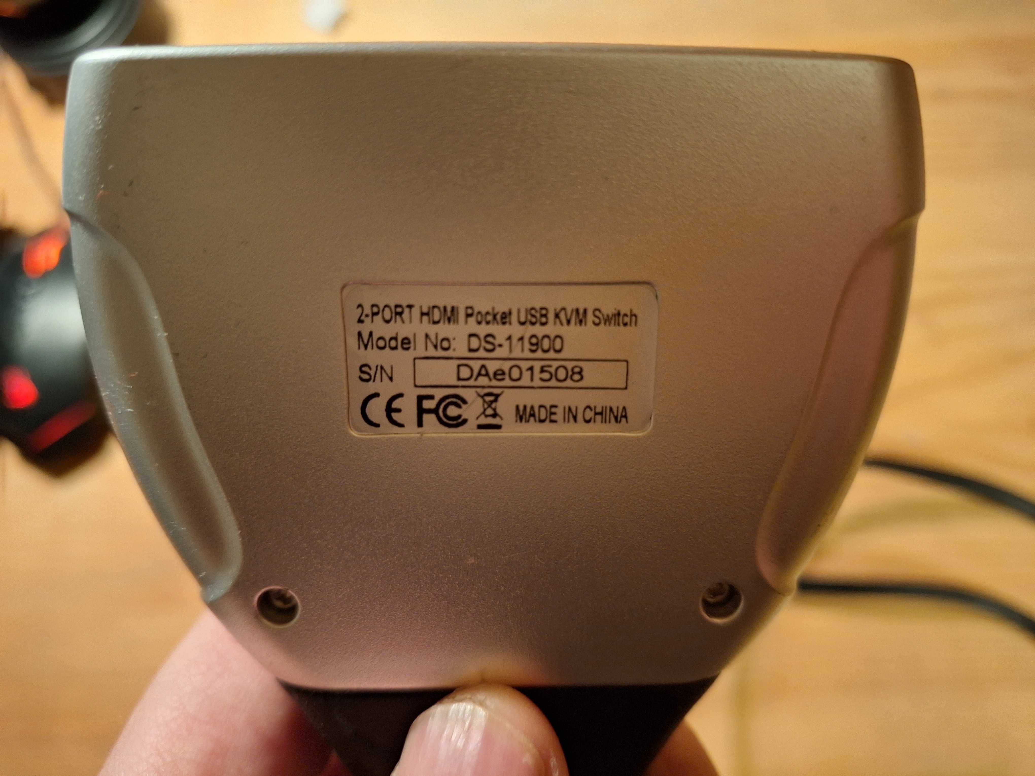 Sprzedam przełącznik KVM DIGITUS Mini - HDMI USB, 2-portowy