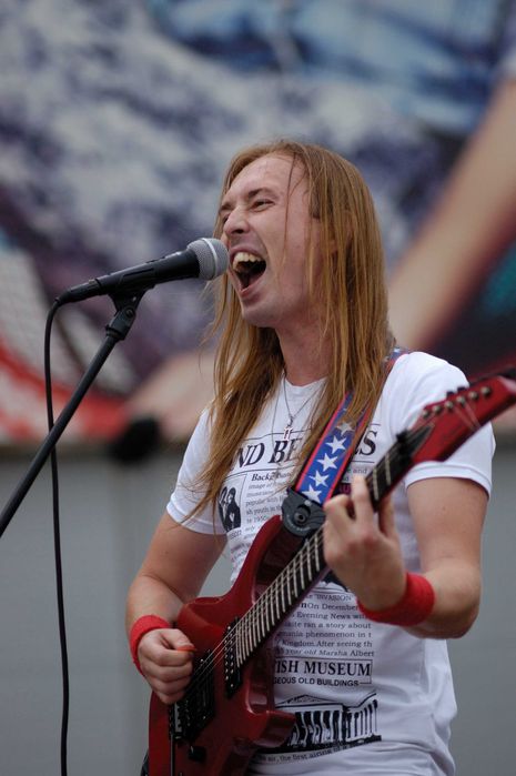 Уроки игры на электрогитаре