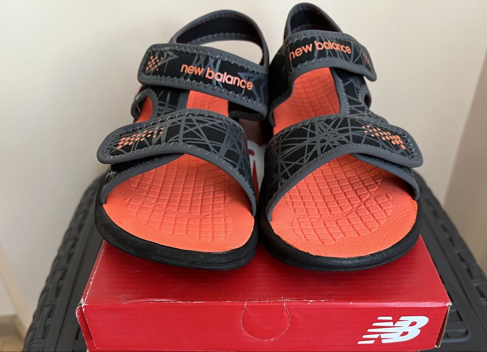 Dziecięce Sandały New Balance K2031BON roz. 38,5