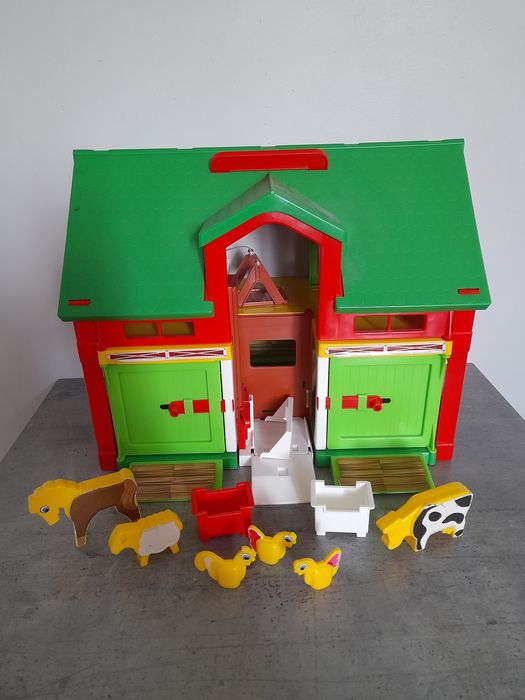 Wielka farma domek