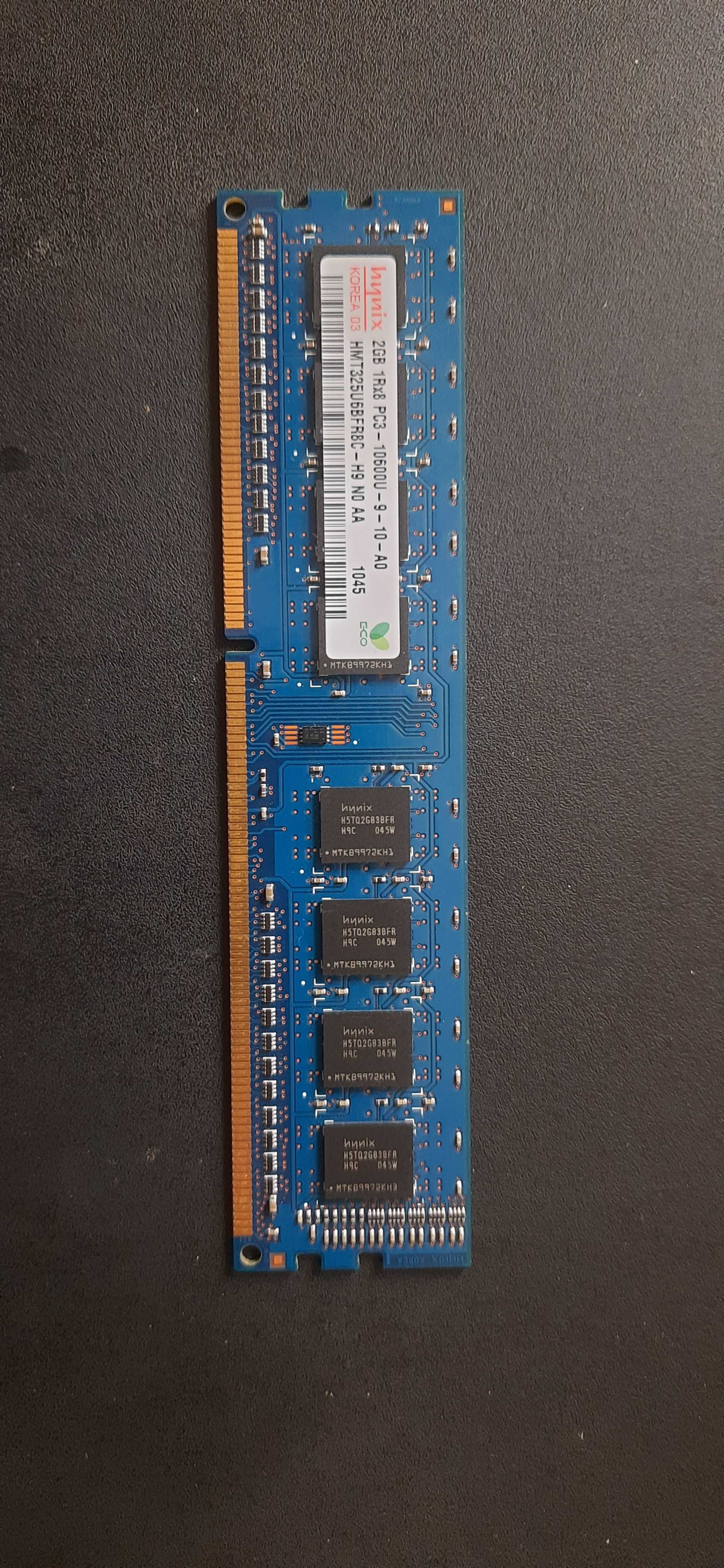 Оперативна пам'ять  2 Gb DDR3 1333 Mhz Hynix 10600U