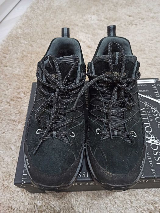 Кросівки 40розмір.