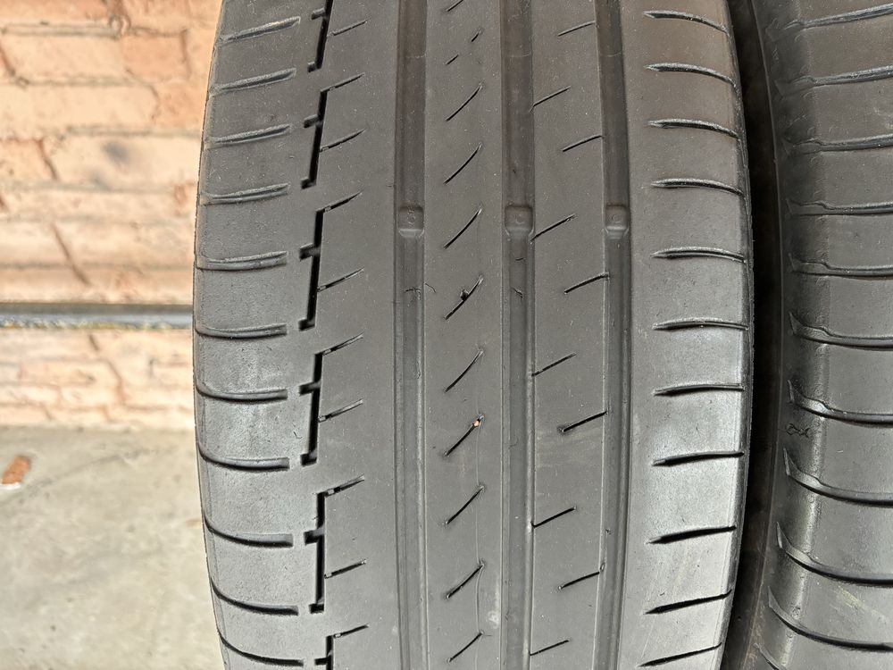 Комплект Літніх Шин 225/55R19 Continental