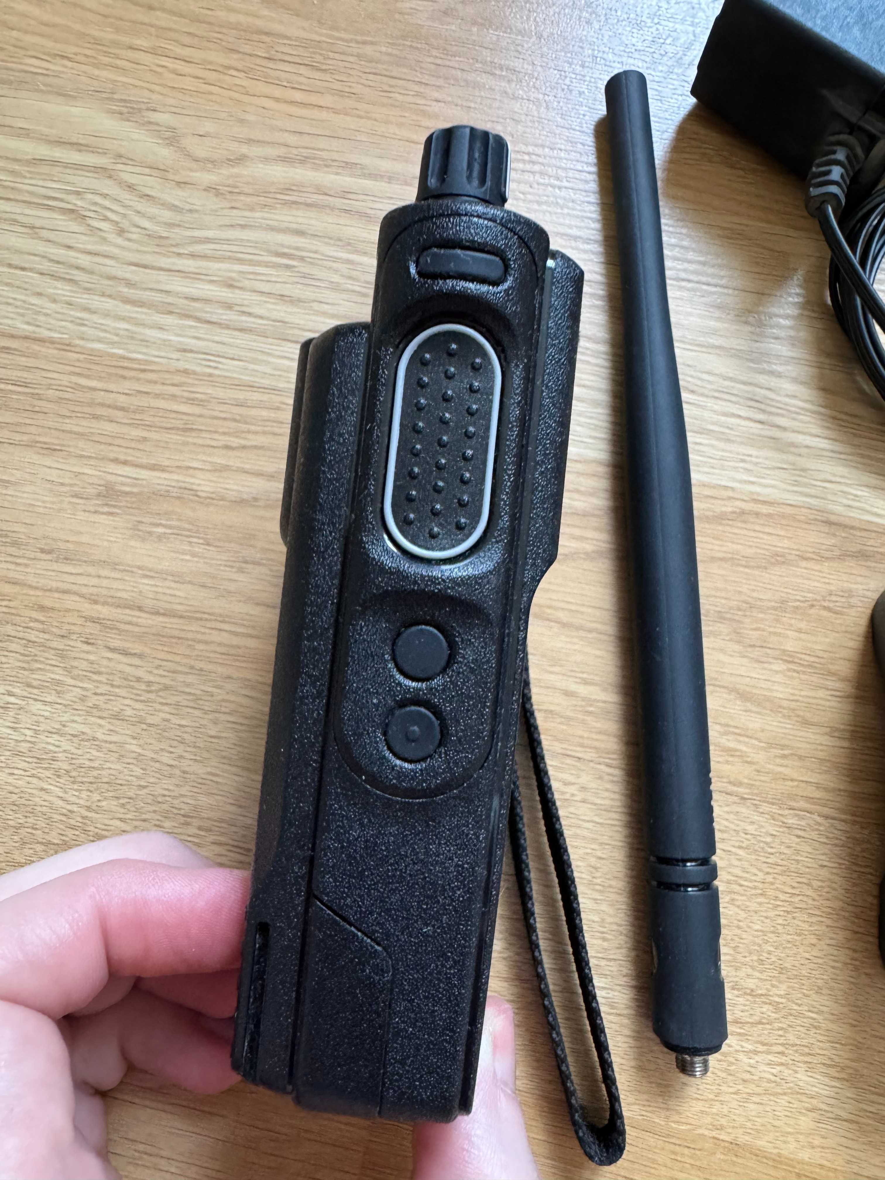 Радіостанція Motorola DP4400e потрібна прошивка заблокована