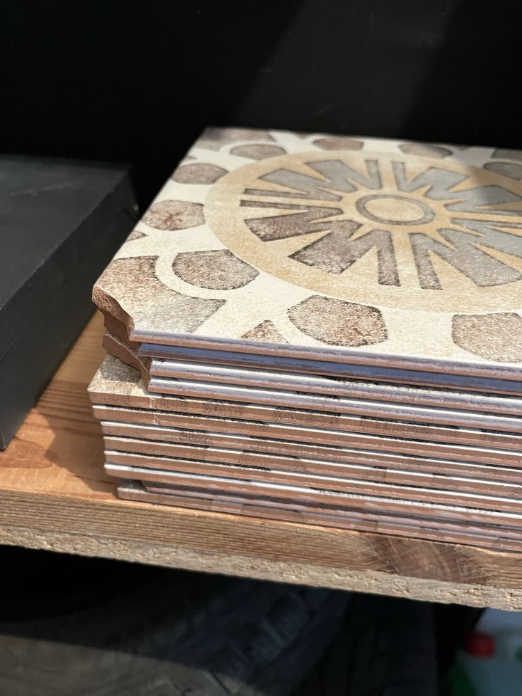 Płytki Bordeaux beige dekor ceramika color 126 szt