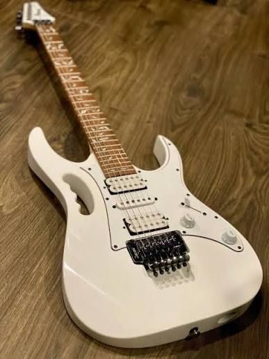 Ibanez JemJr-wh steve vai signature