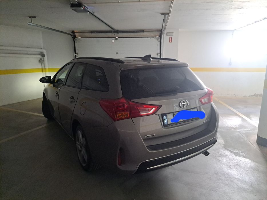 Carrinha toyota auris