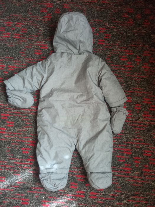Комбенізон для дитини , розмір 68 , стан ідеальний