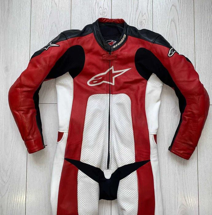 чоловічий професійний шкіряний мото костюм AlpineStars
розмір 50 (M)