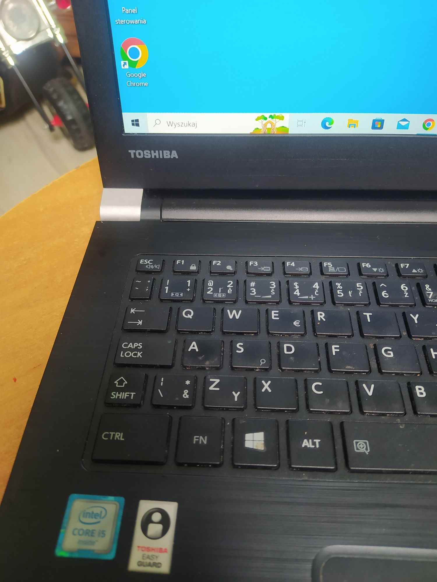 laptop Toshiba  A40-14, 9/i5gen/8GBRam/Dysk 500GB/Win 10.