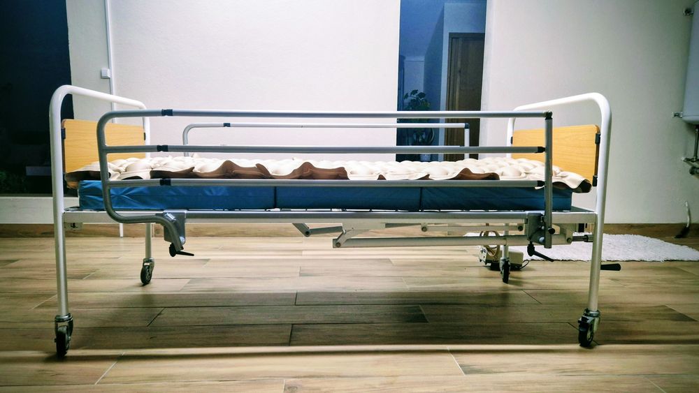 Cama Articulada com Colchão Anti-Escaras e Compressor