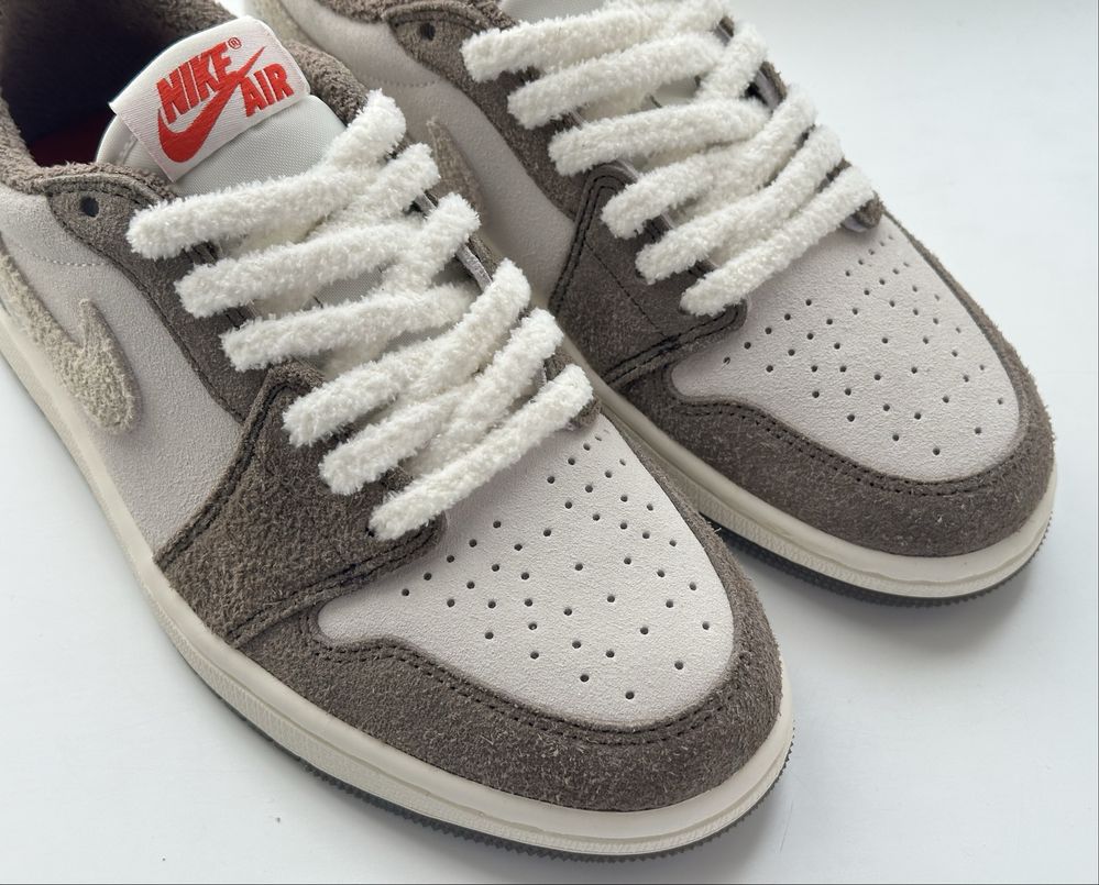 Кросівки Nike Air Jordan 1 Retro Low OG Year of the Rabbit DV1312-200