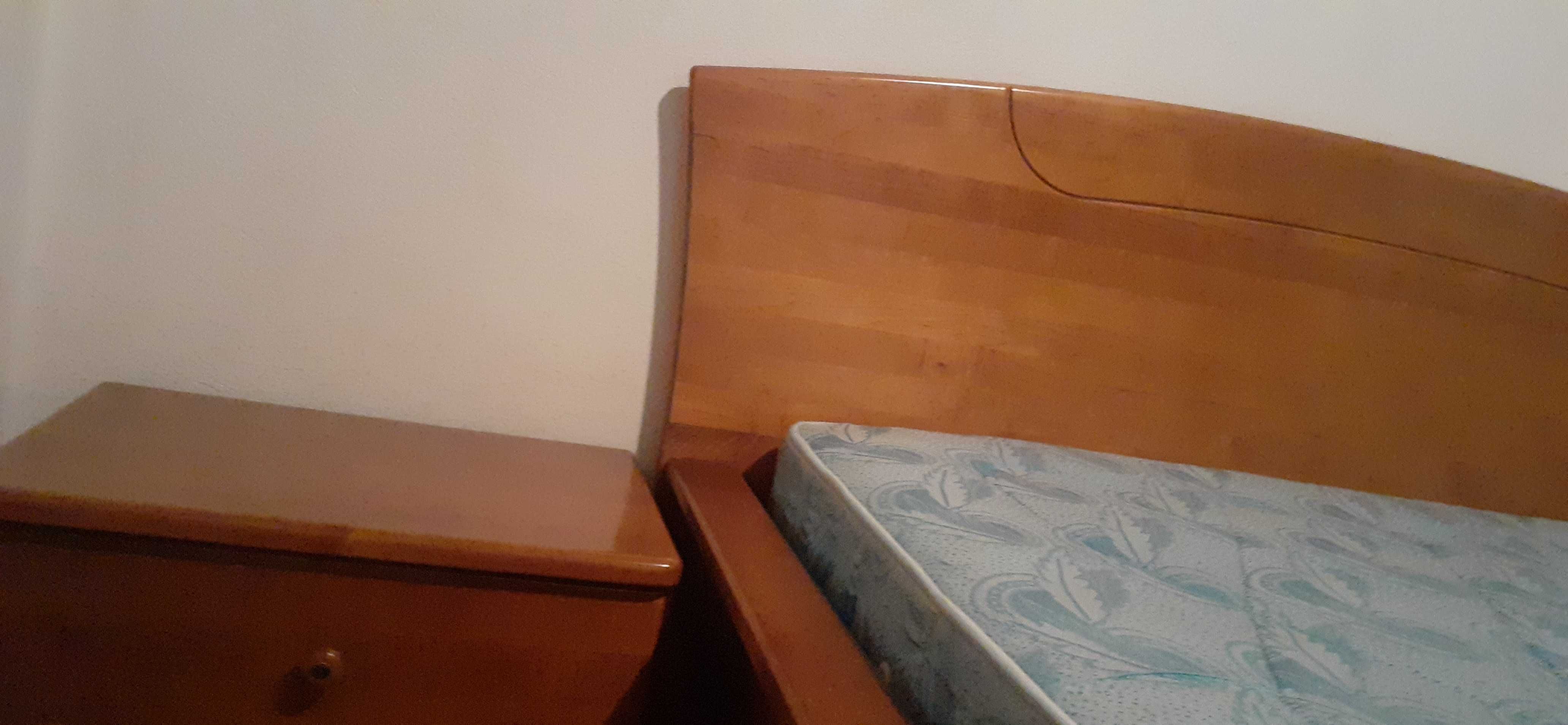 Cama de casal + 2 mesinhas de cabeceira, madeira de cerejeira maciça