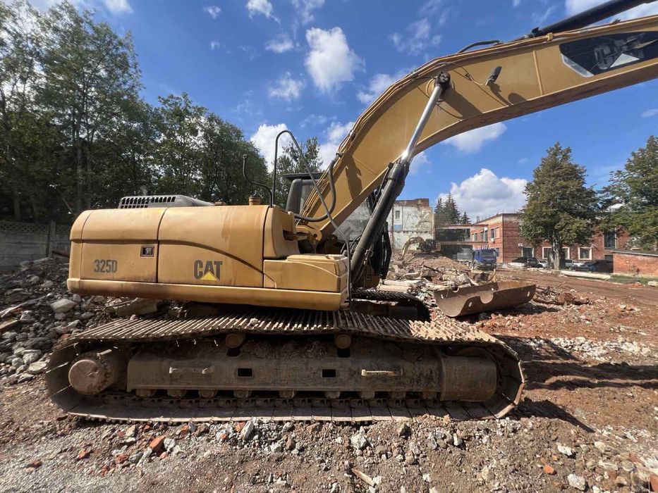 Ескаватор гусеничний Caterpillar 325D