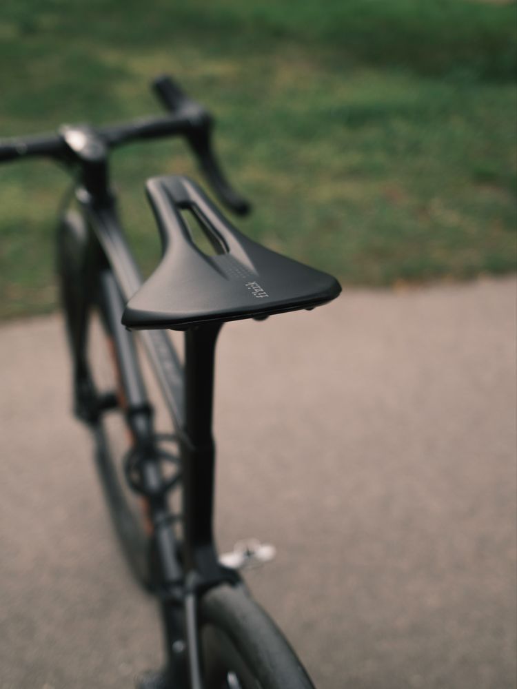 Siodełko Fizik Vento Antares R3 140mm – jak nowe!