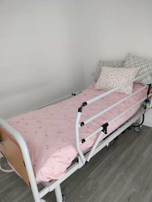 Cama elétrica articulada