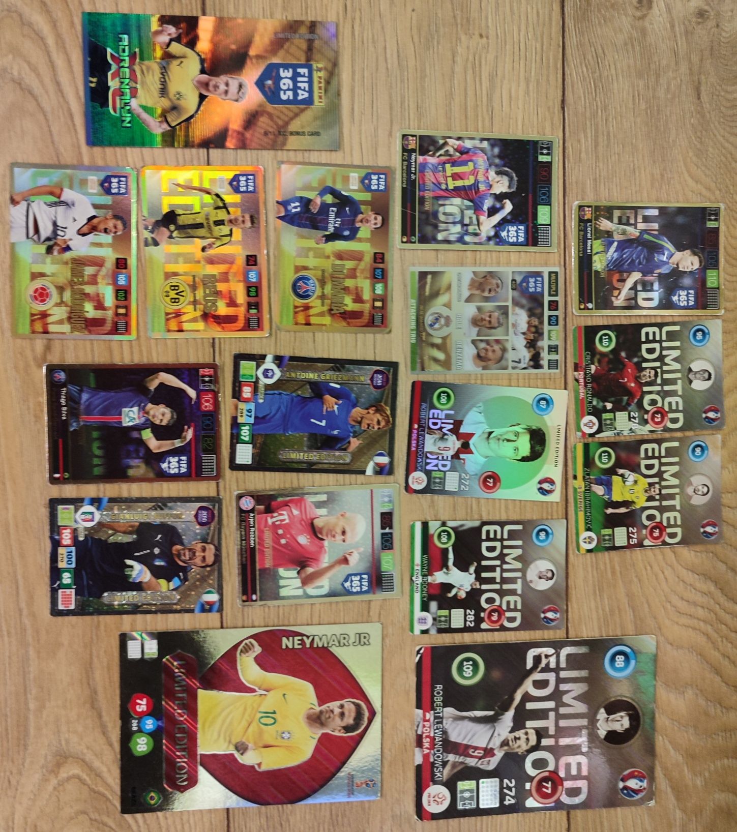 Wielka kolekcja kart piłkarskich