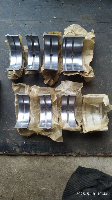 Вкладиші гальмівні колінвала корінні Газ 52 53 скло лобове