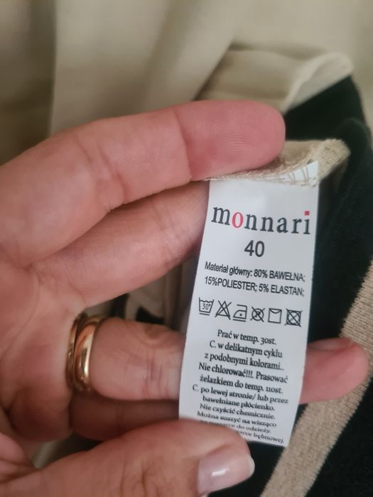 Sukienka narzutka Monnari