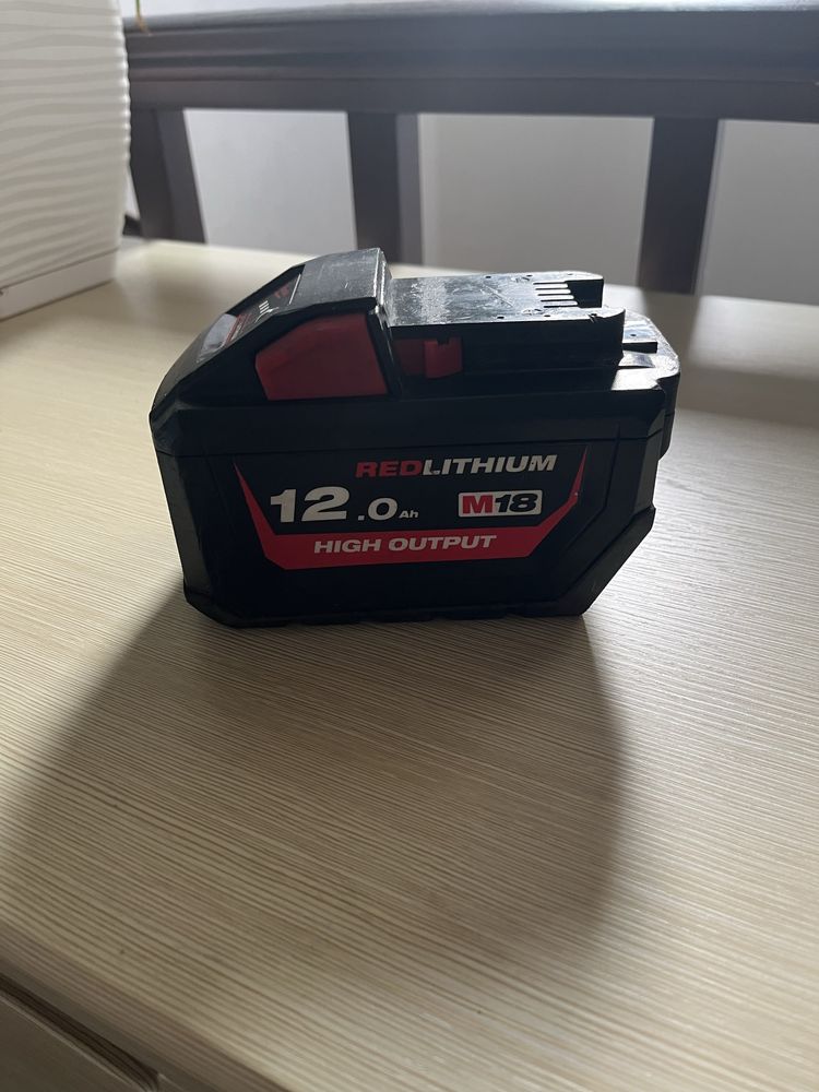 Акумулятор батарея Milwaukee High Output 12.0 Аг