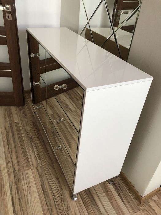 Komoda lustrzana polyskowa z lustrem, glamour, ludwik, kryształ !!!