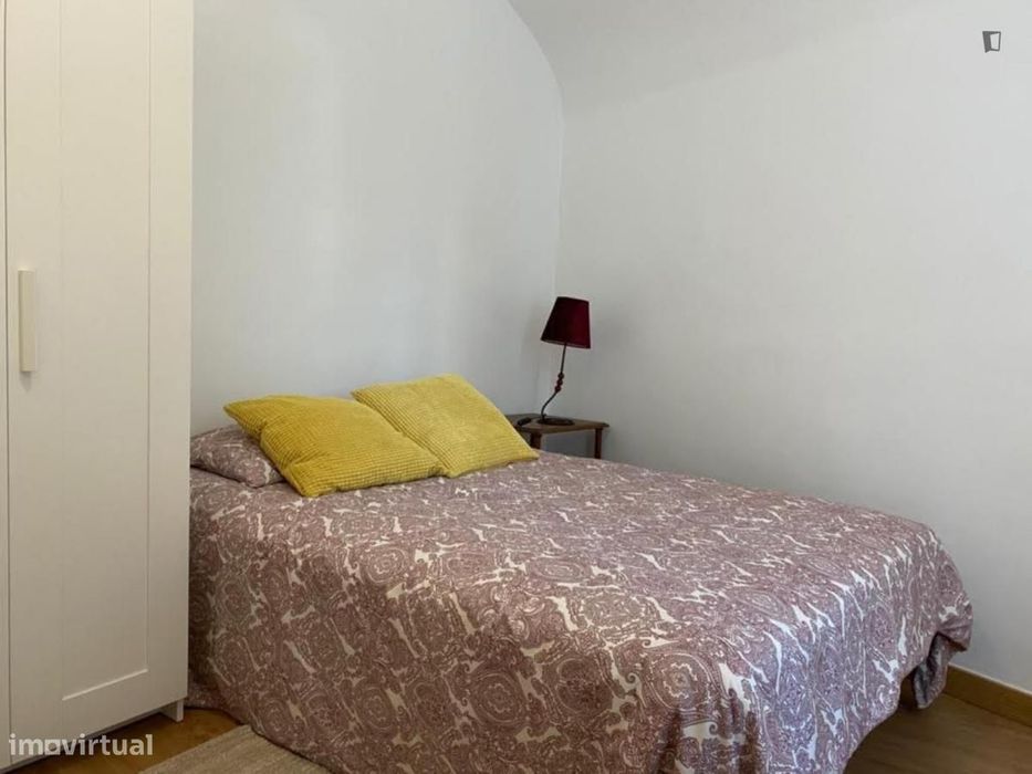 Quarto - localizado em Evora