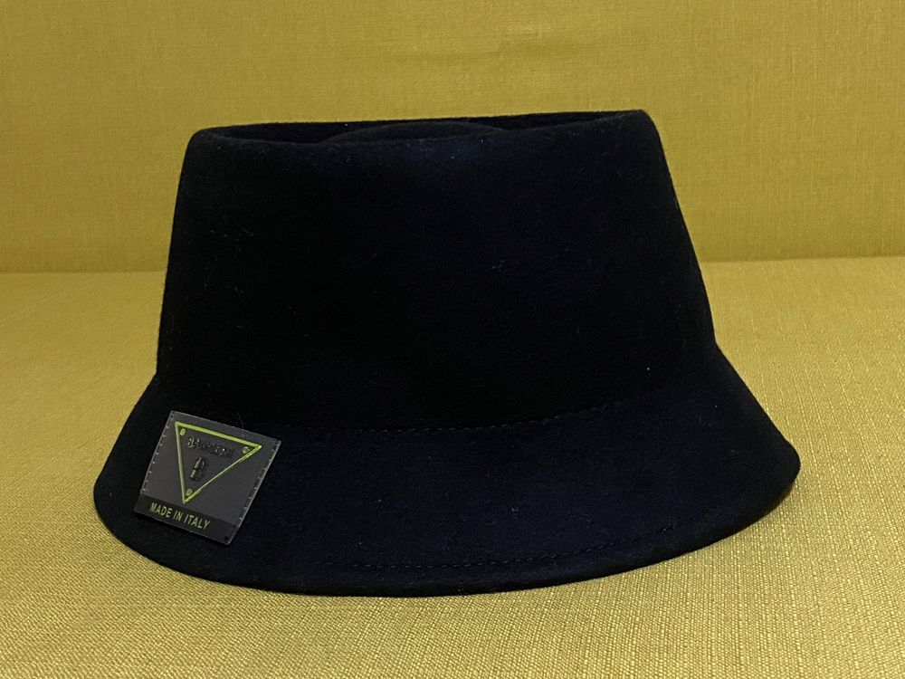 Стильний капелюшок Babylon
