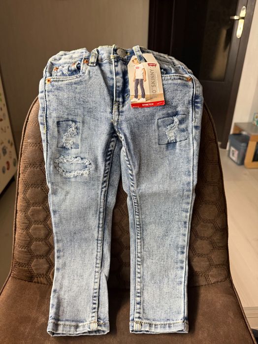 Sprzedam pudło oryginalnych ubrań dla chłopca