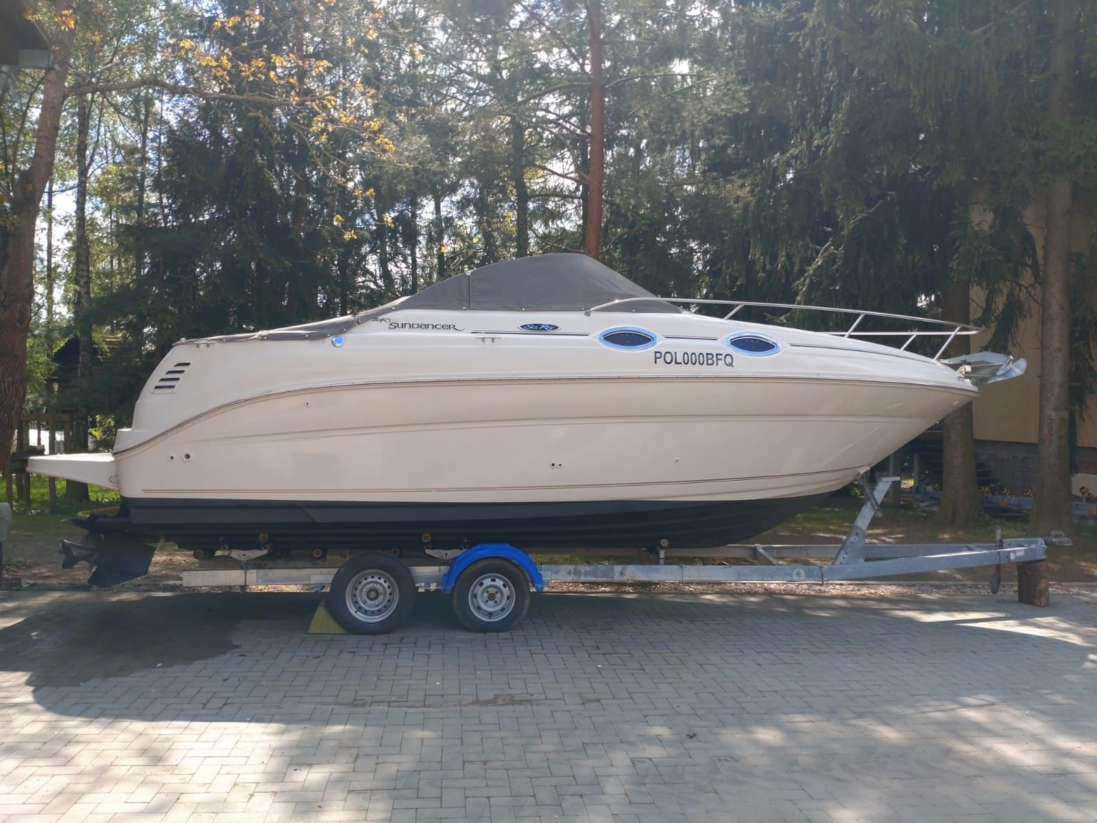 Jacht motorowy Sea Ray Sundancer 240, 5.0 MPI 260HP