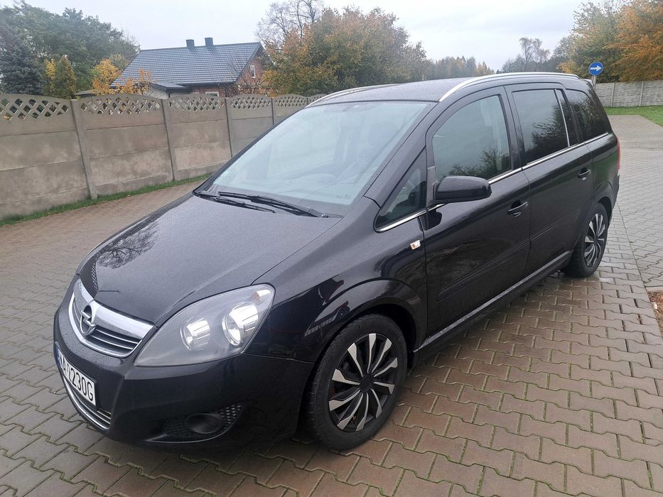 Opel zafira b OPC lift 2008 rok 1.8 140 km navigacja start stop hak