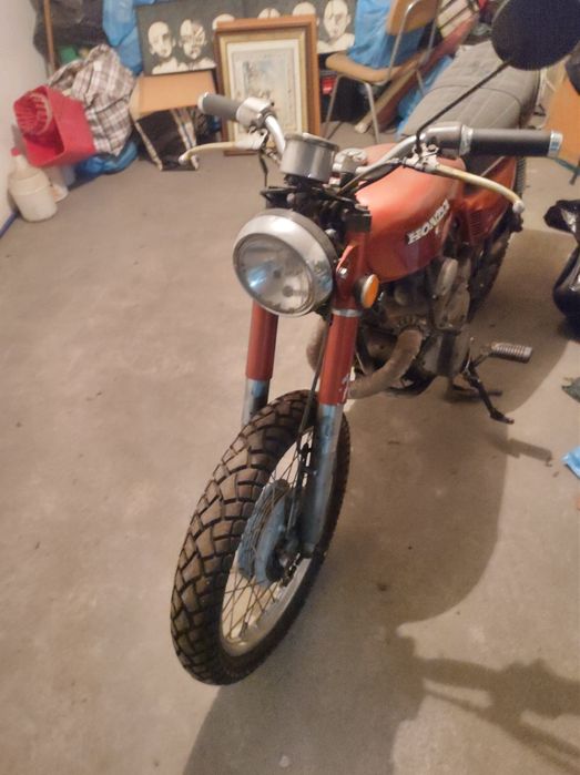 Honda cb 175 de 1972 reservada