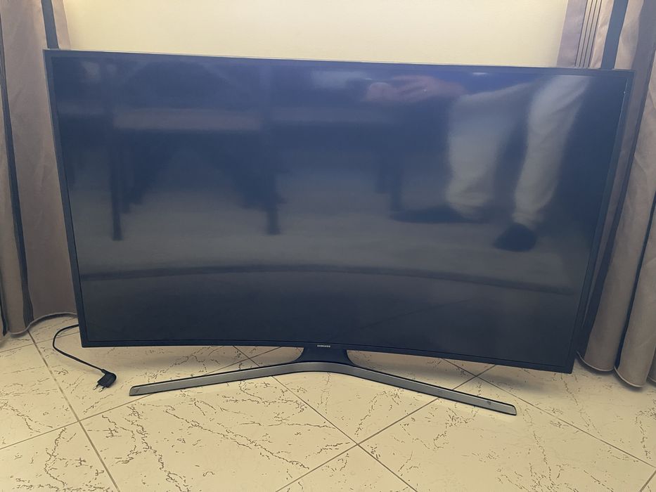Televisão Samsung 49 Polegadas SmartTv 4K Ecrã Curvo