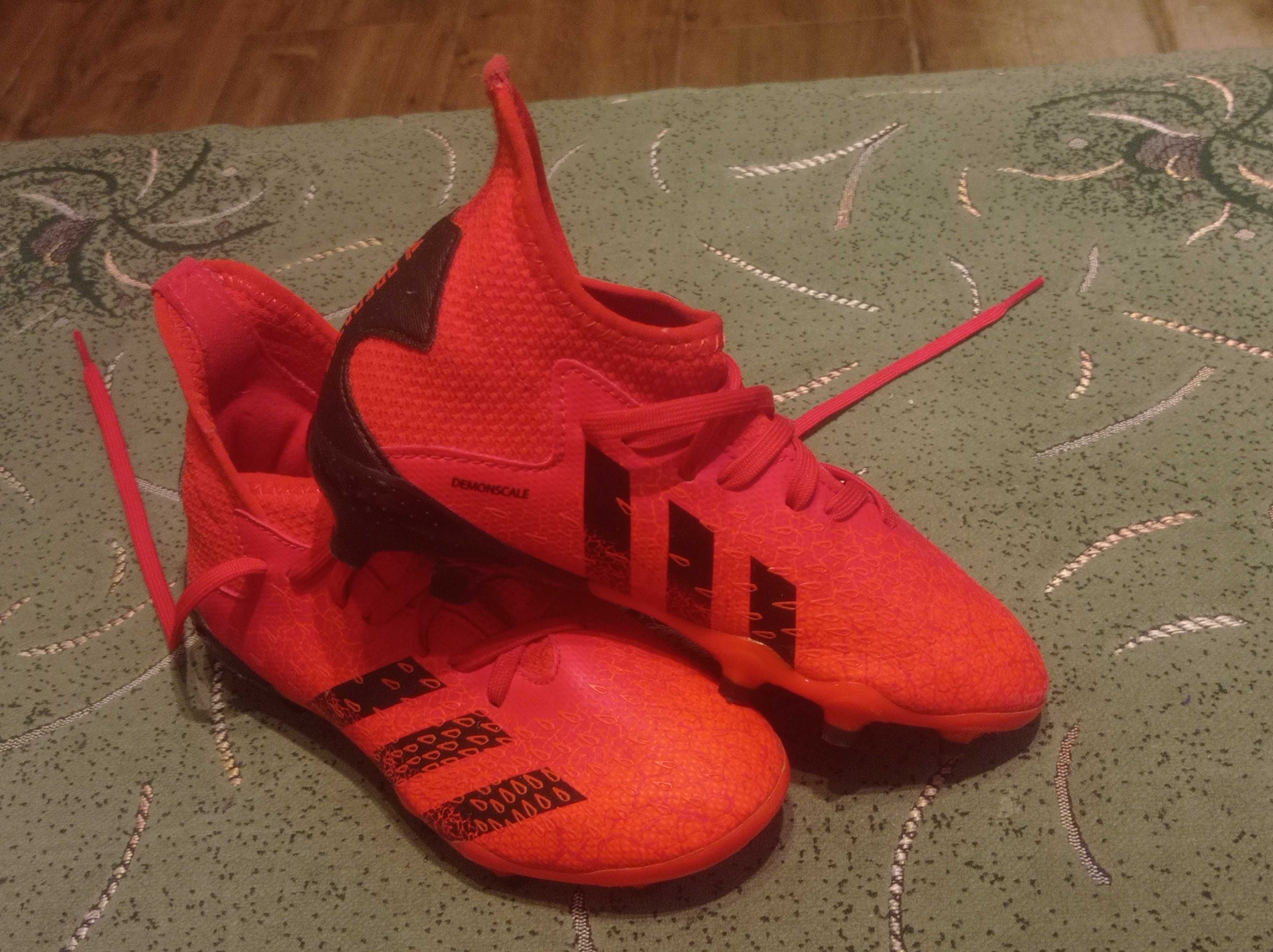 Копочки Adidas Predator (оригинал) фирменные размер-30 стелька-18см