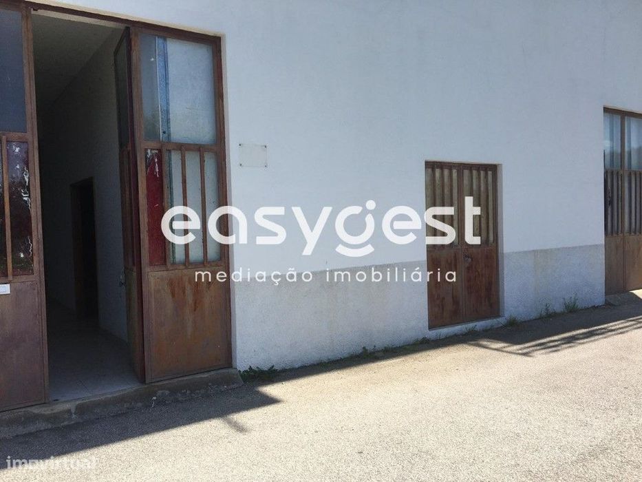 Loja Comercial com 148 m2 na Urbanização Linda Sol em Tábua