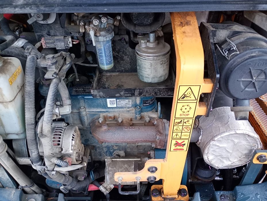 Minikoparka HYUNDAI  R 18