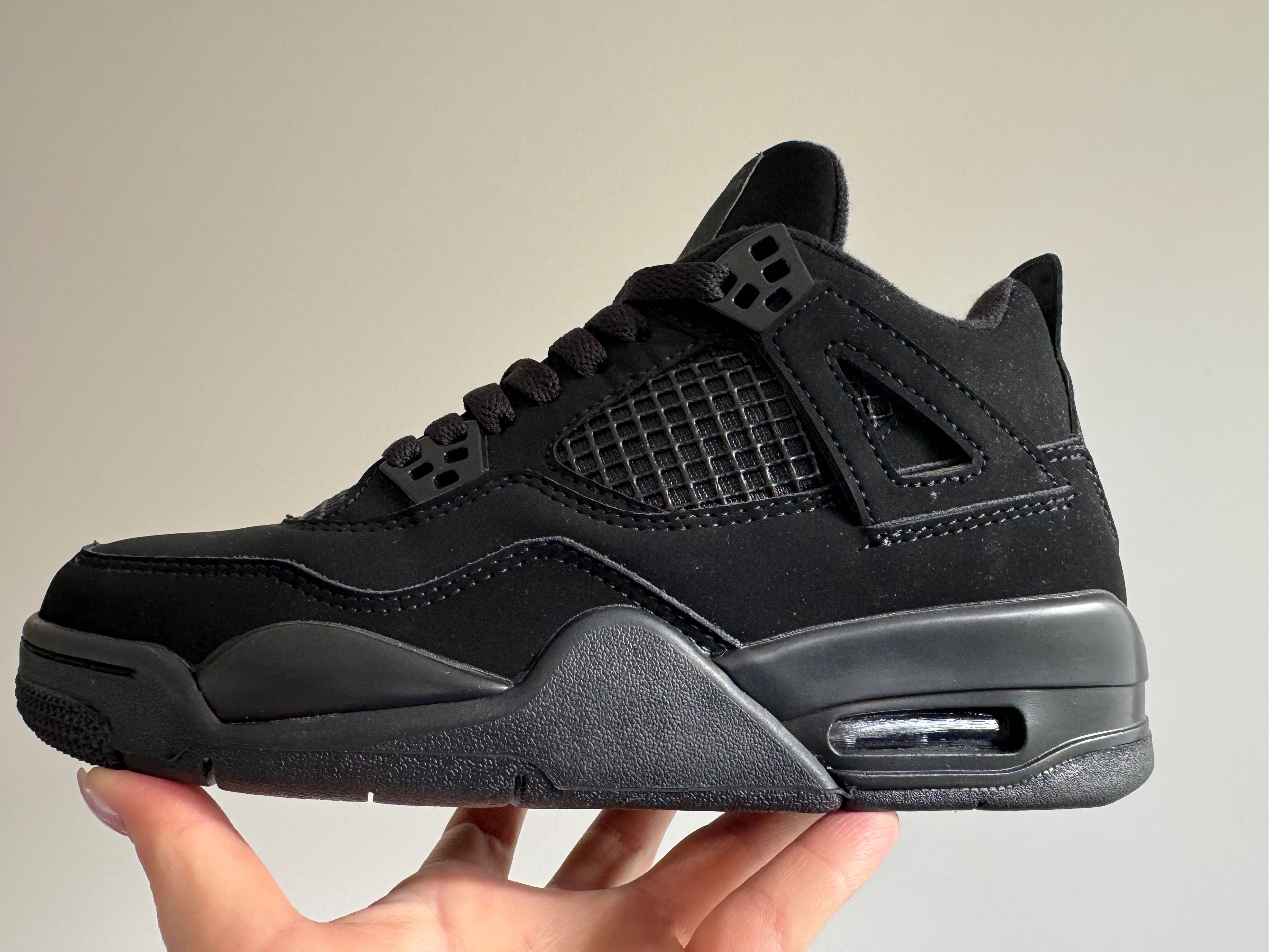 Buty Air Jordan 4 Retro "Black Cat" r. 37,5