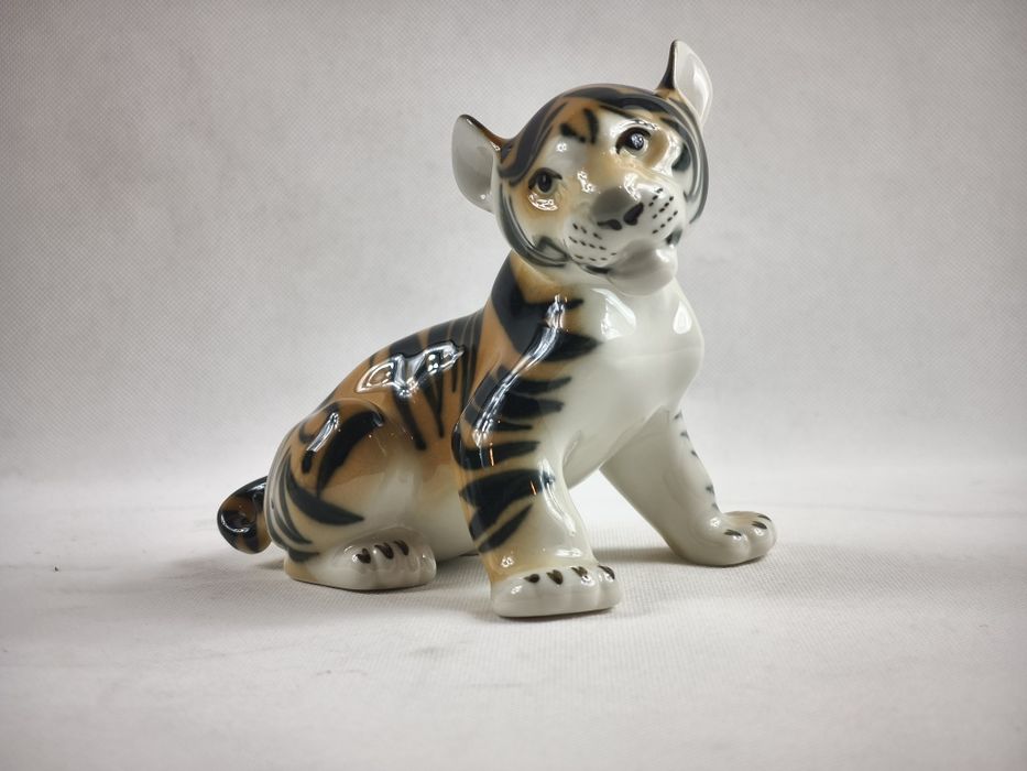 Porcelana "Łomonosow" Figurka Tygrysekk