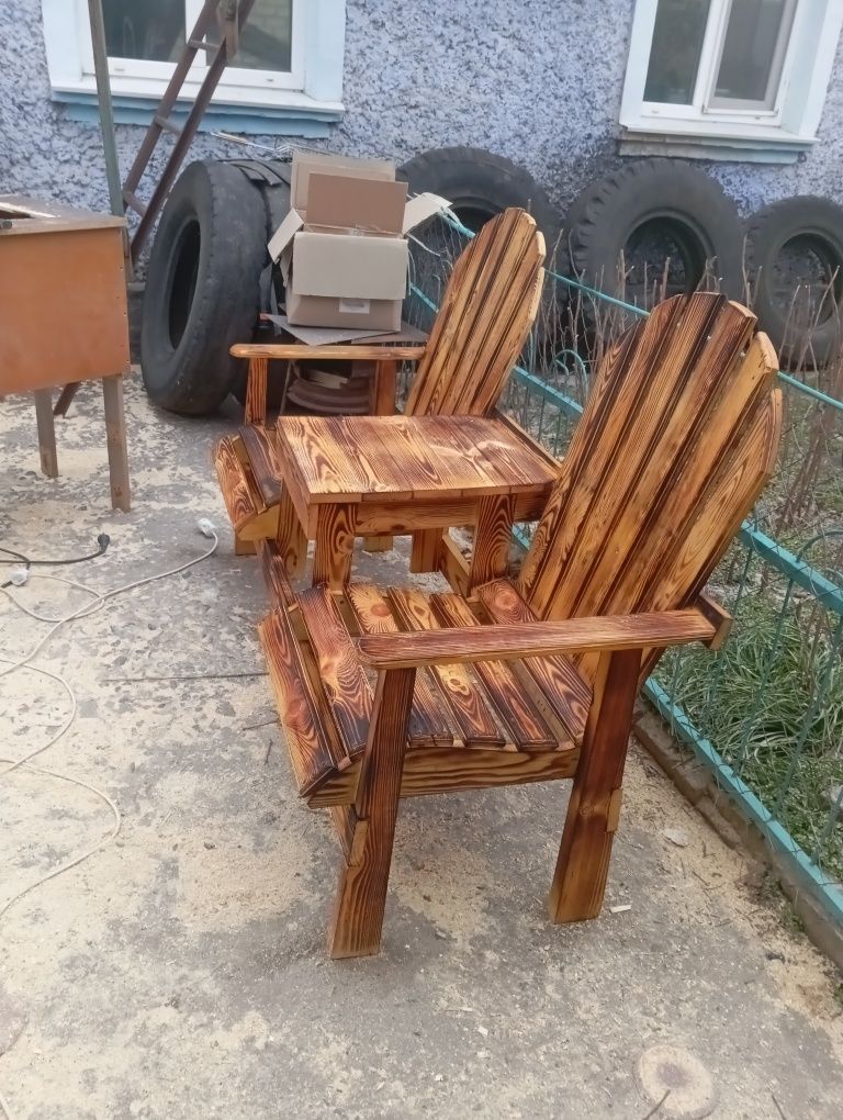 Лавка со столиком