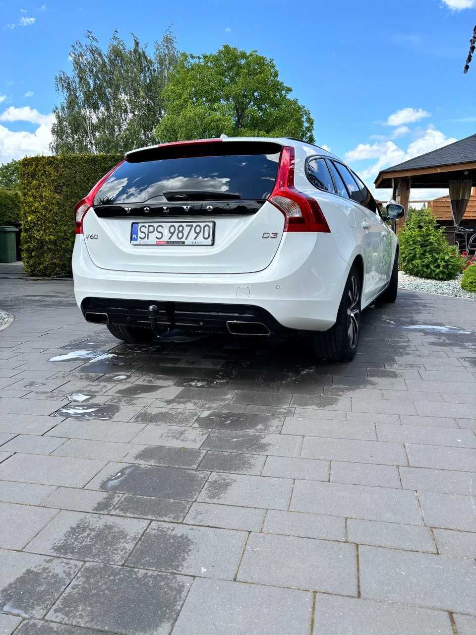 Volvo V60 2017r D3 150KM Automat