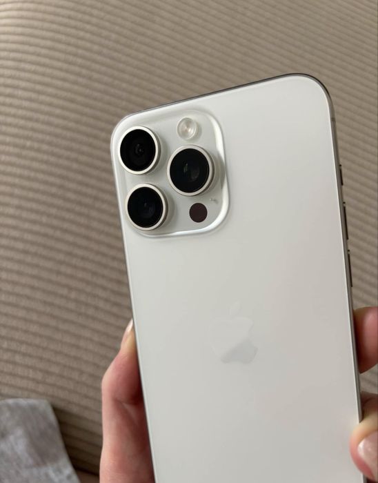 iPhone 15 256 Pro Max Branco