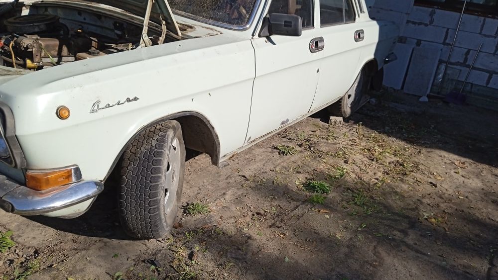 Автомобиль ГАЗ 24-10