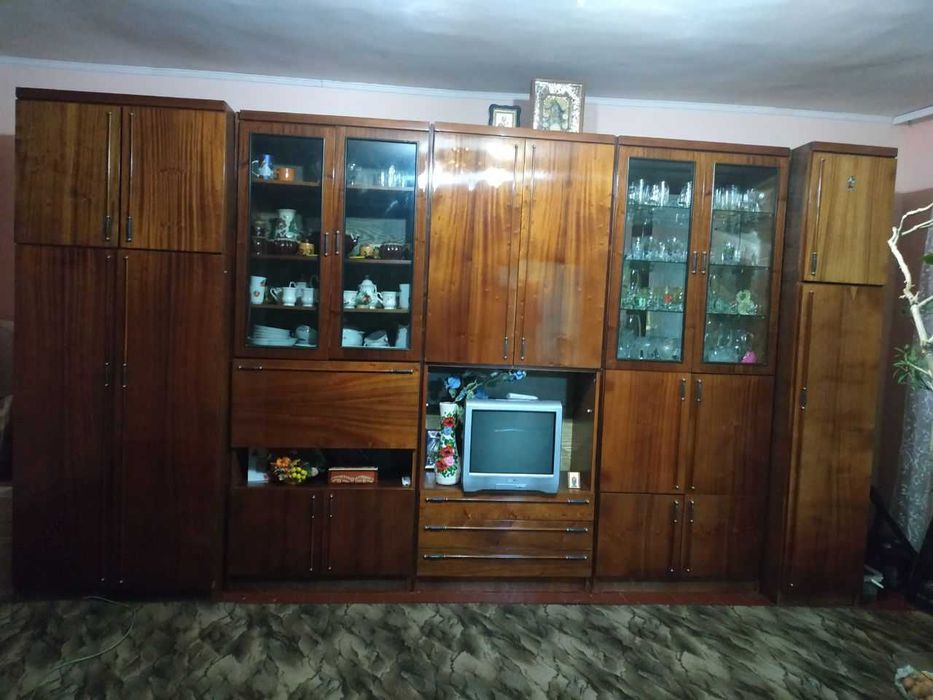 Стінка лакована (продається без посуду)