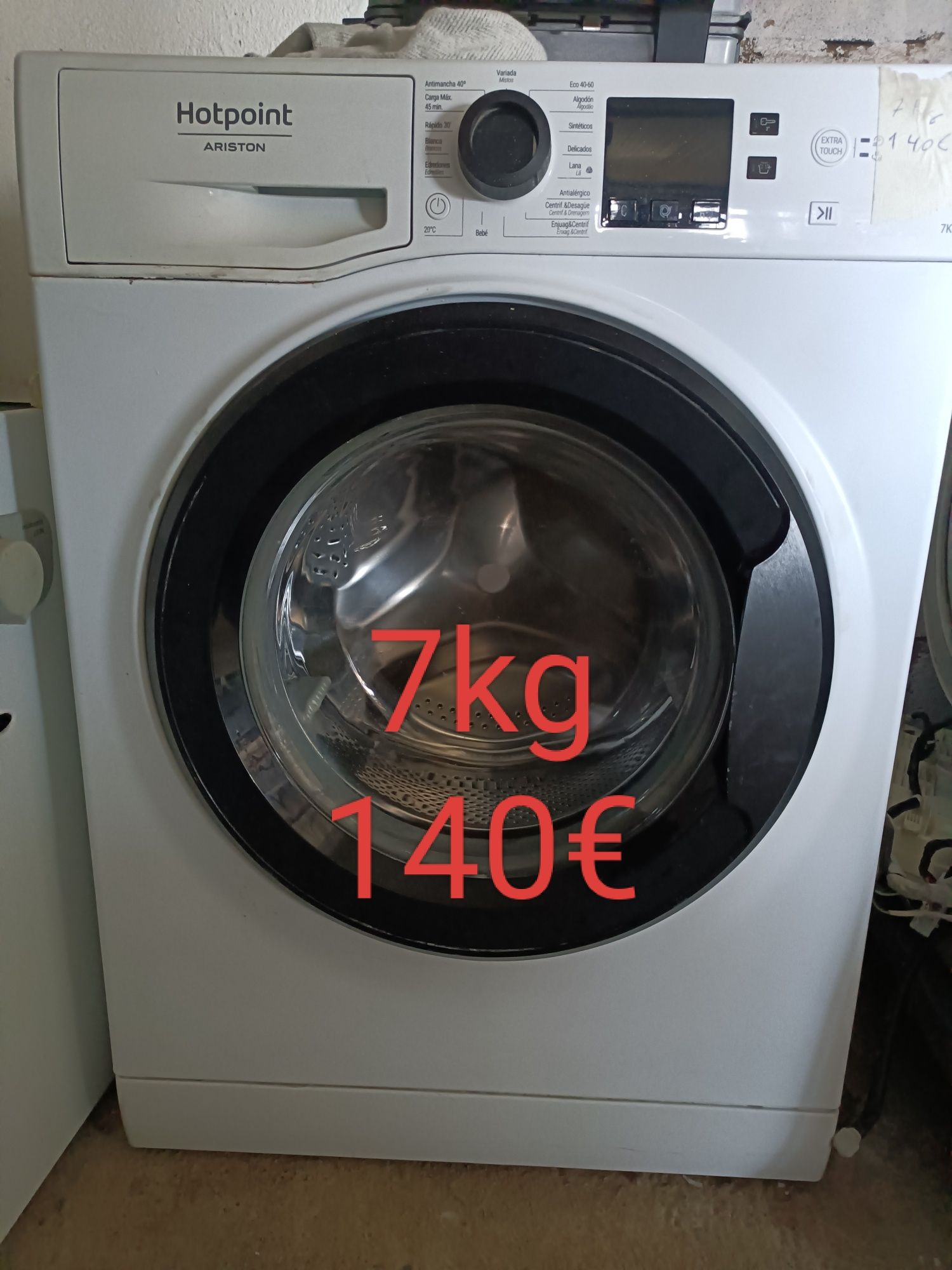 Várias Máquinas de lavar roupa