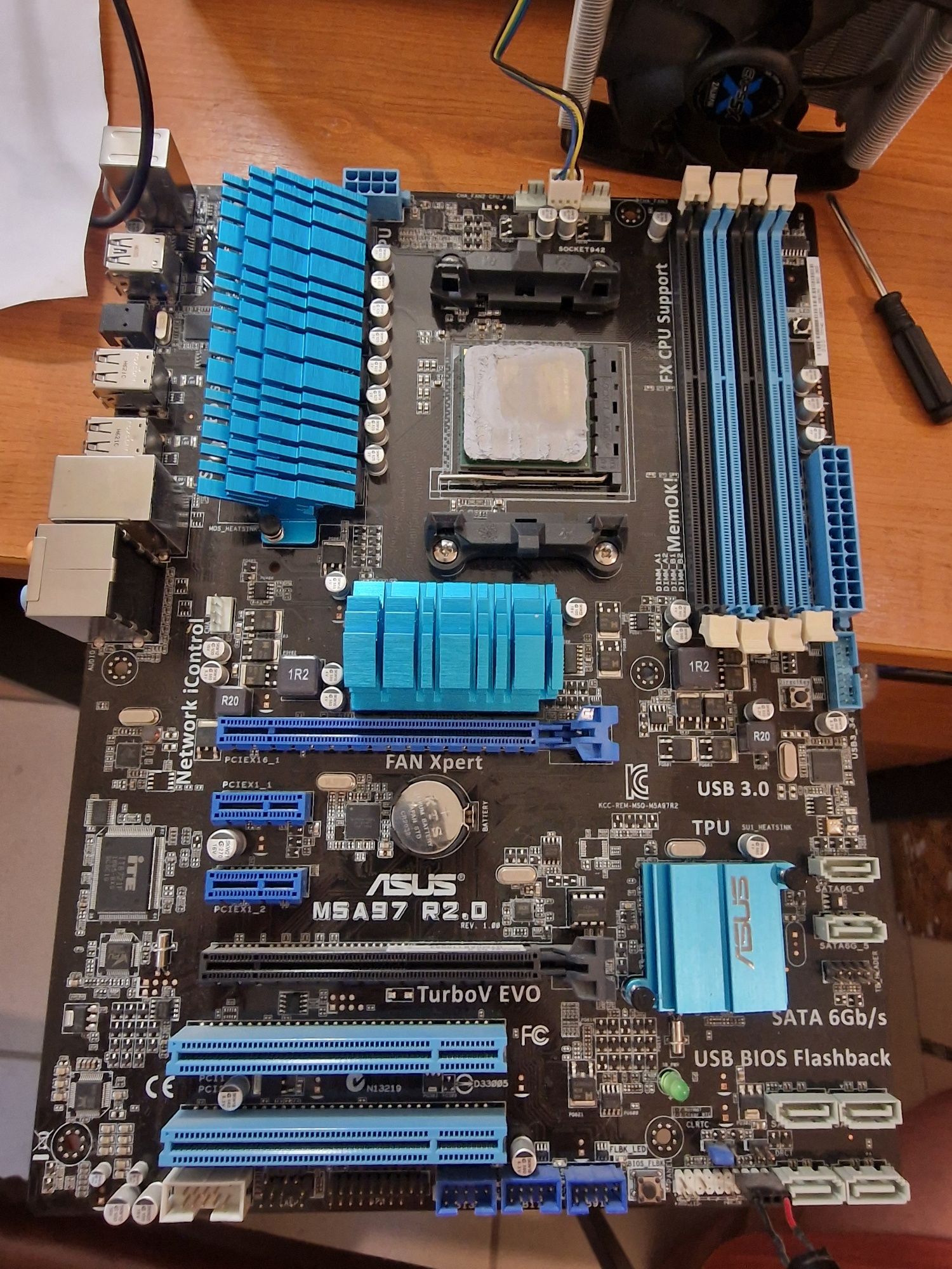 Комплект материнська плата Asus M5A97 R2.0 sAM3+, та amd fx8300