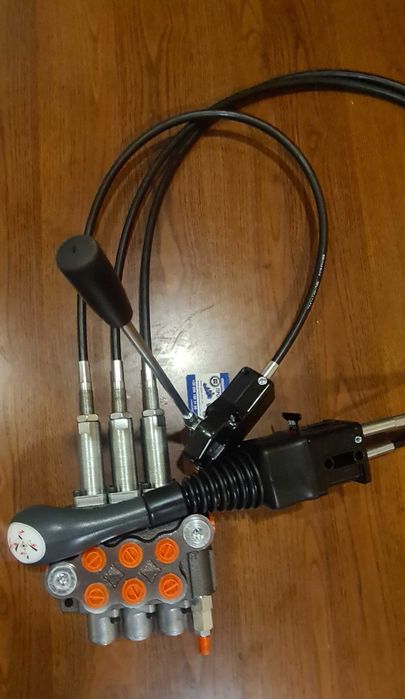 Болгарський гідророзподільник Badestnost для навісного МТЗ, ХТЗ, ЮМЗ