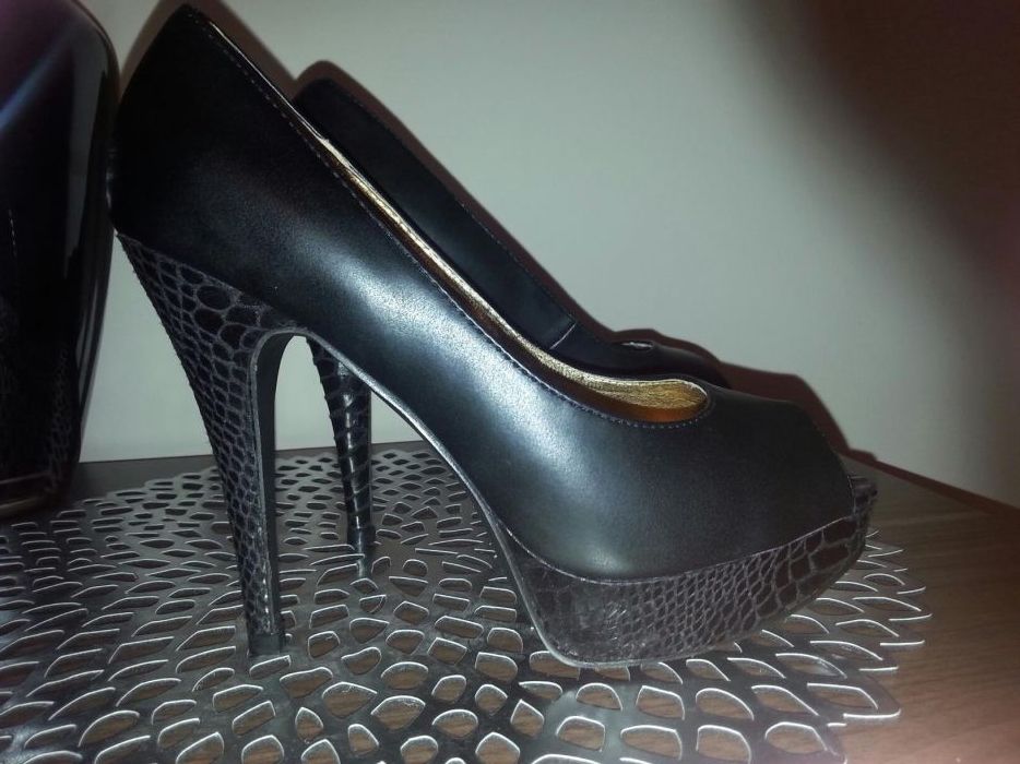 Piękne buty Mohito, rozmiar 39, czarne szpilki NOWE peep toe