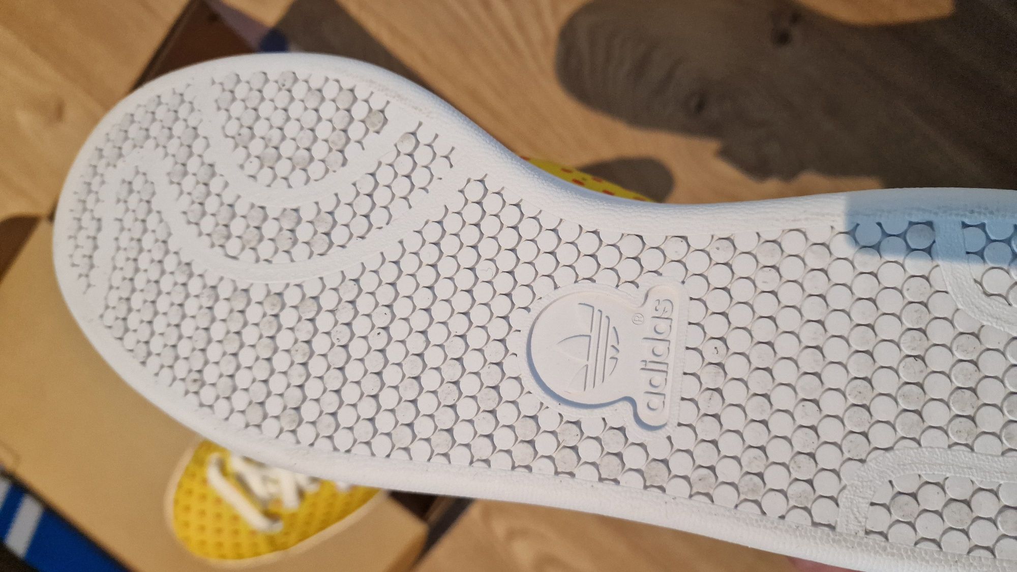 Adidas Stan Smith Pharell Williams 44 nowe żółte czerwone