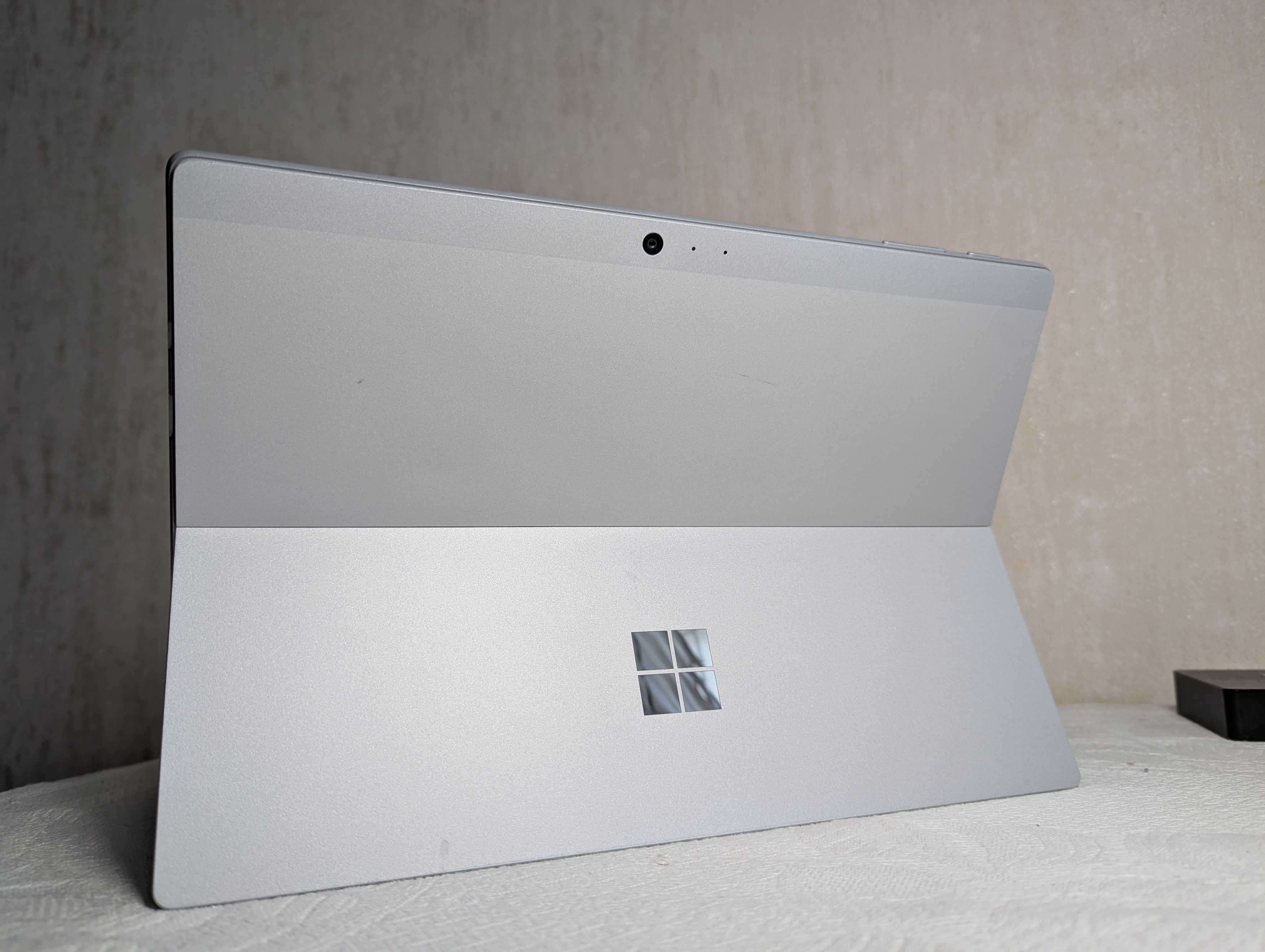 Microsoft Surface Pro 5 LTE Intel i5-7300u 8/256gb
