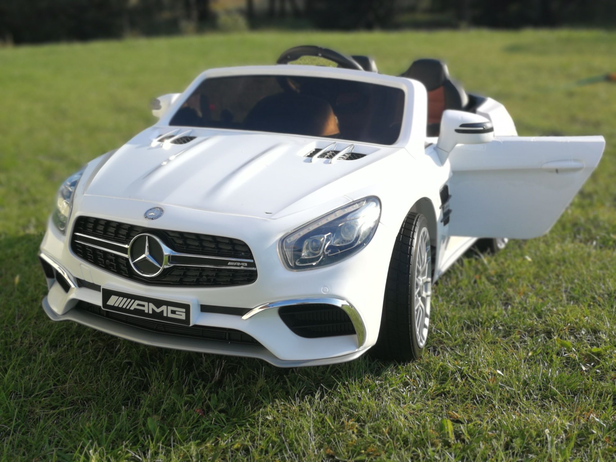 Auto na akumulator Mercedes SL 65 AMG, Mocne silniki 2 x 45W
