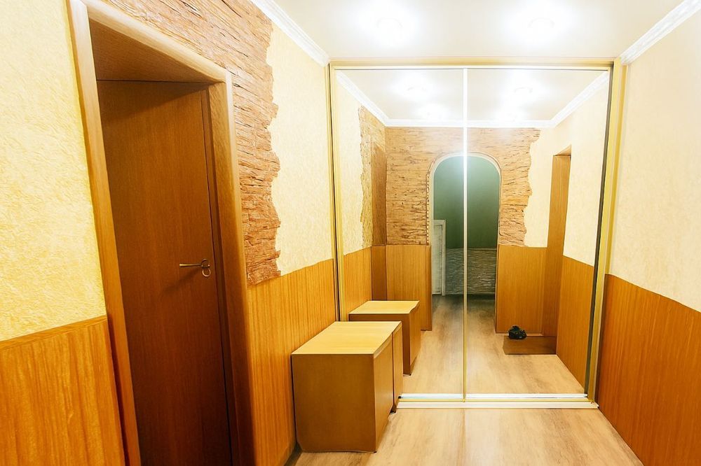 2-кімнатна квартира з меблями та косметичним ремонтом — Молодіжний